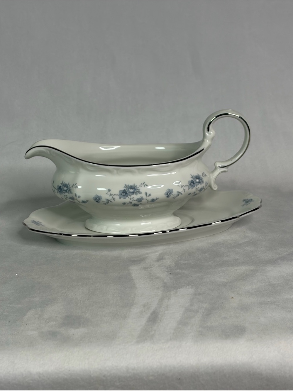Johann Haviland GRAVY BOAT with Saucer Blue Garland Bavaria Germany